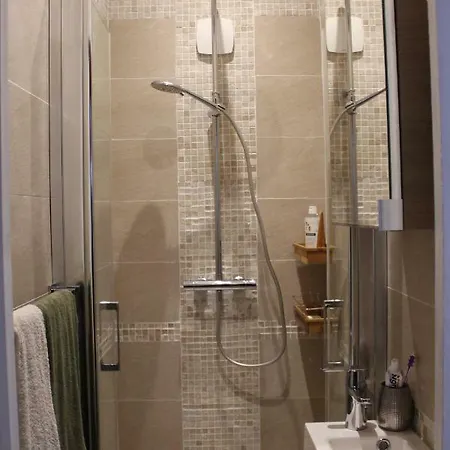 Апартаменты Studio Wattignies *
